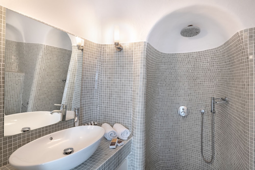 Room, Double Bed, Caldera View، Veranda View 2/3