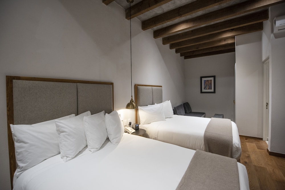 Hotel Madi 7/50