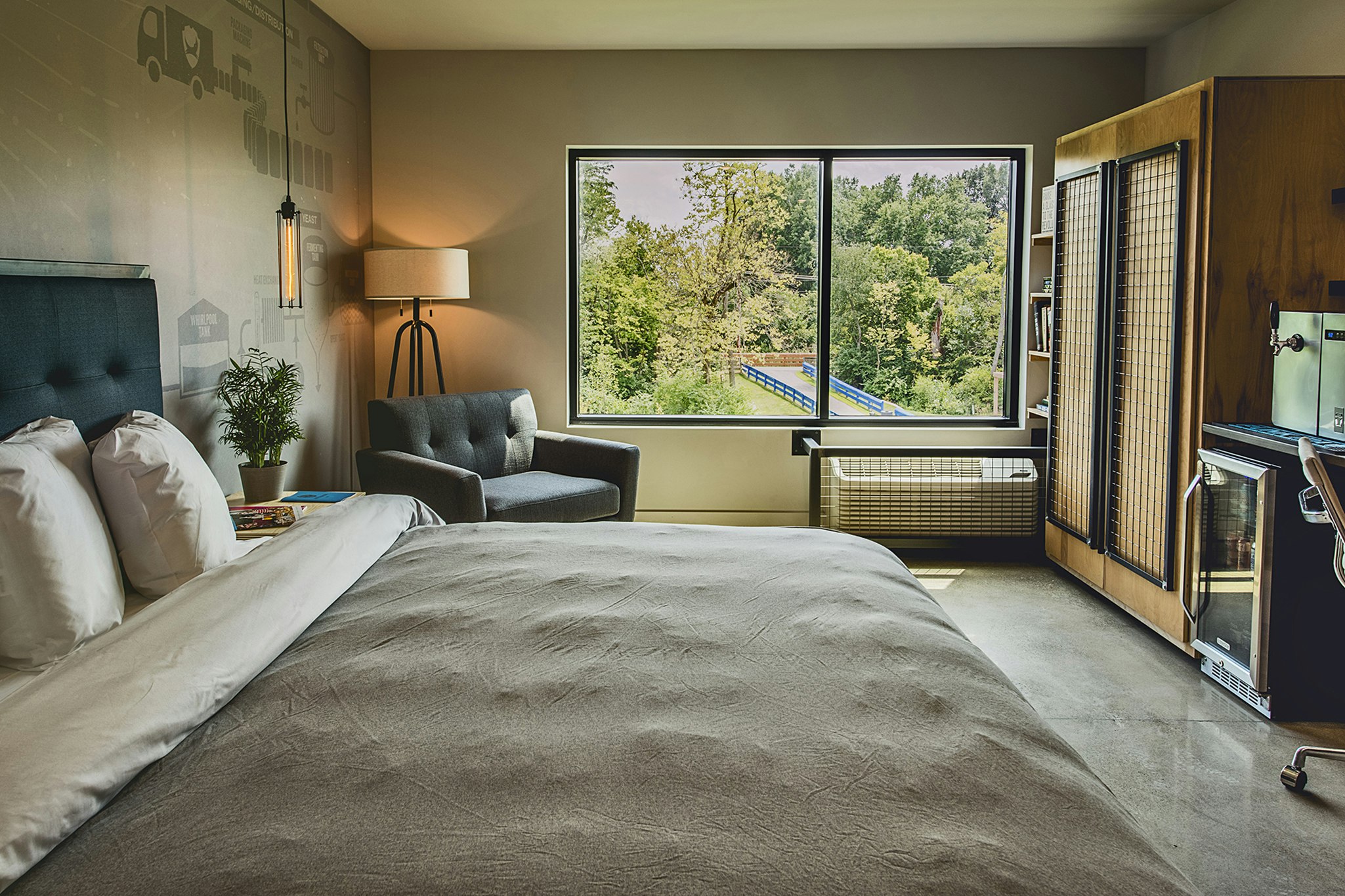 Royal Athenaeum Suites 4/7