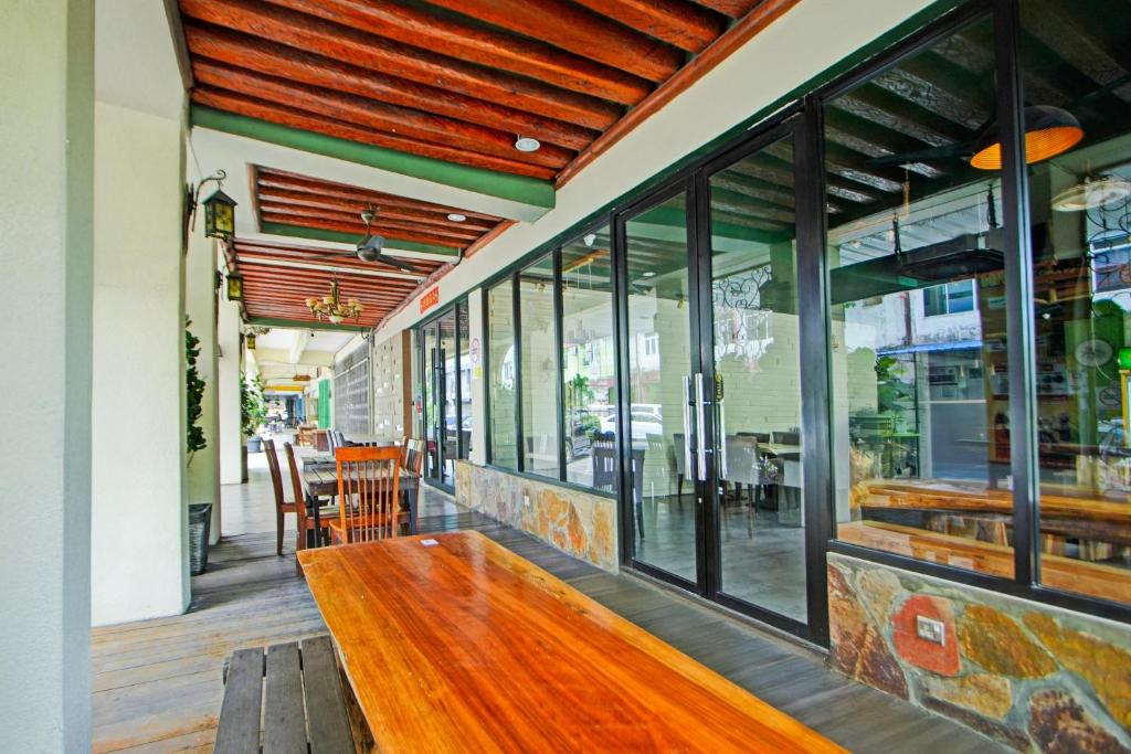 Townhouse Near Tanjung Batu Formerly 900 Inn 16/21
