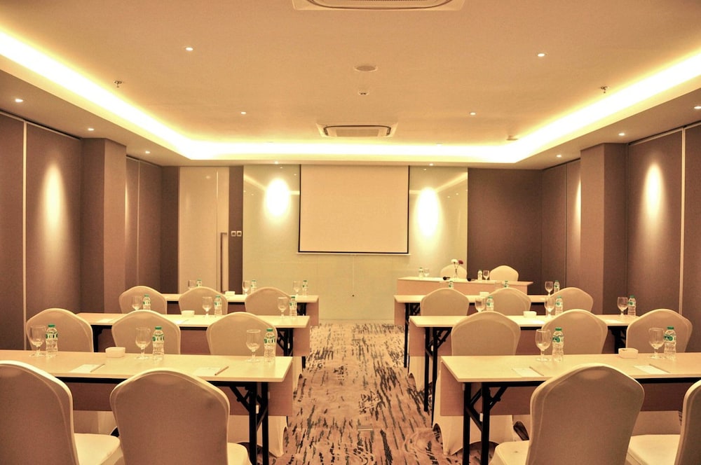 Grand Picasso Hotel 33/35