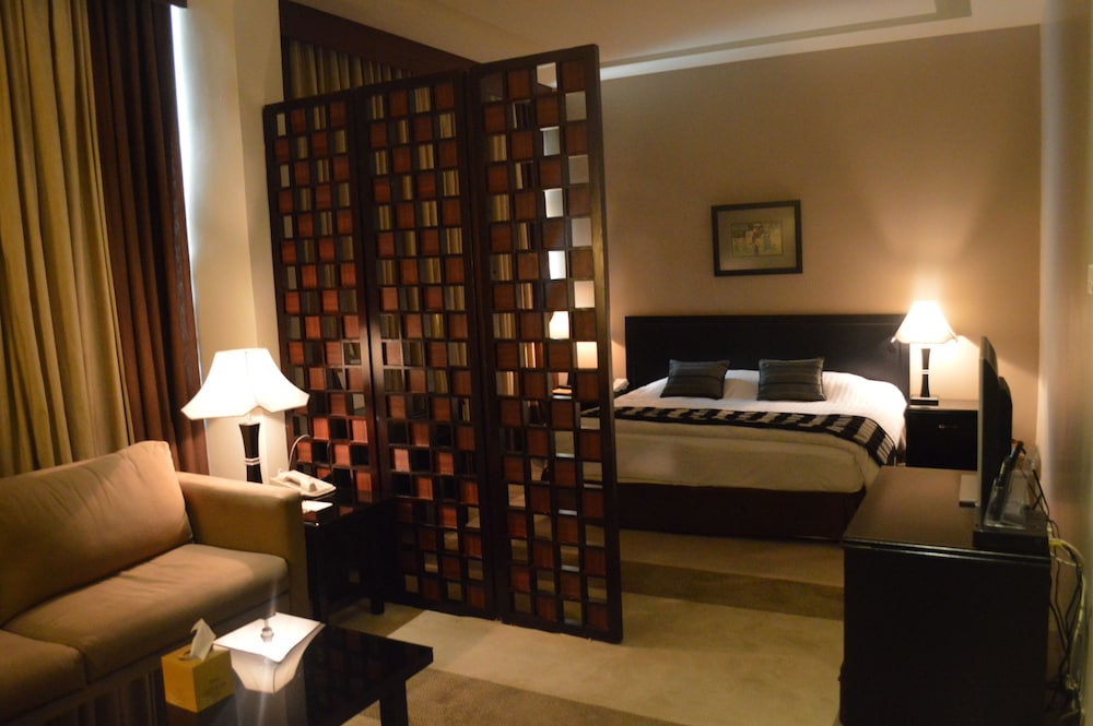 Century Park Hotel 9/38