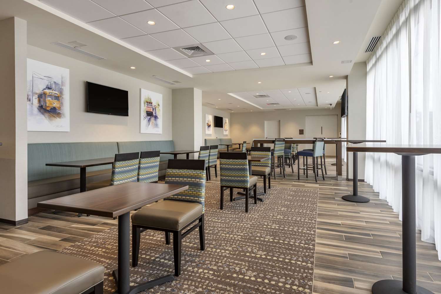 Comfort Inn and Suites Pittsburgh Northshore, PA 14/19