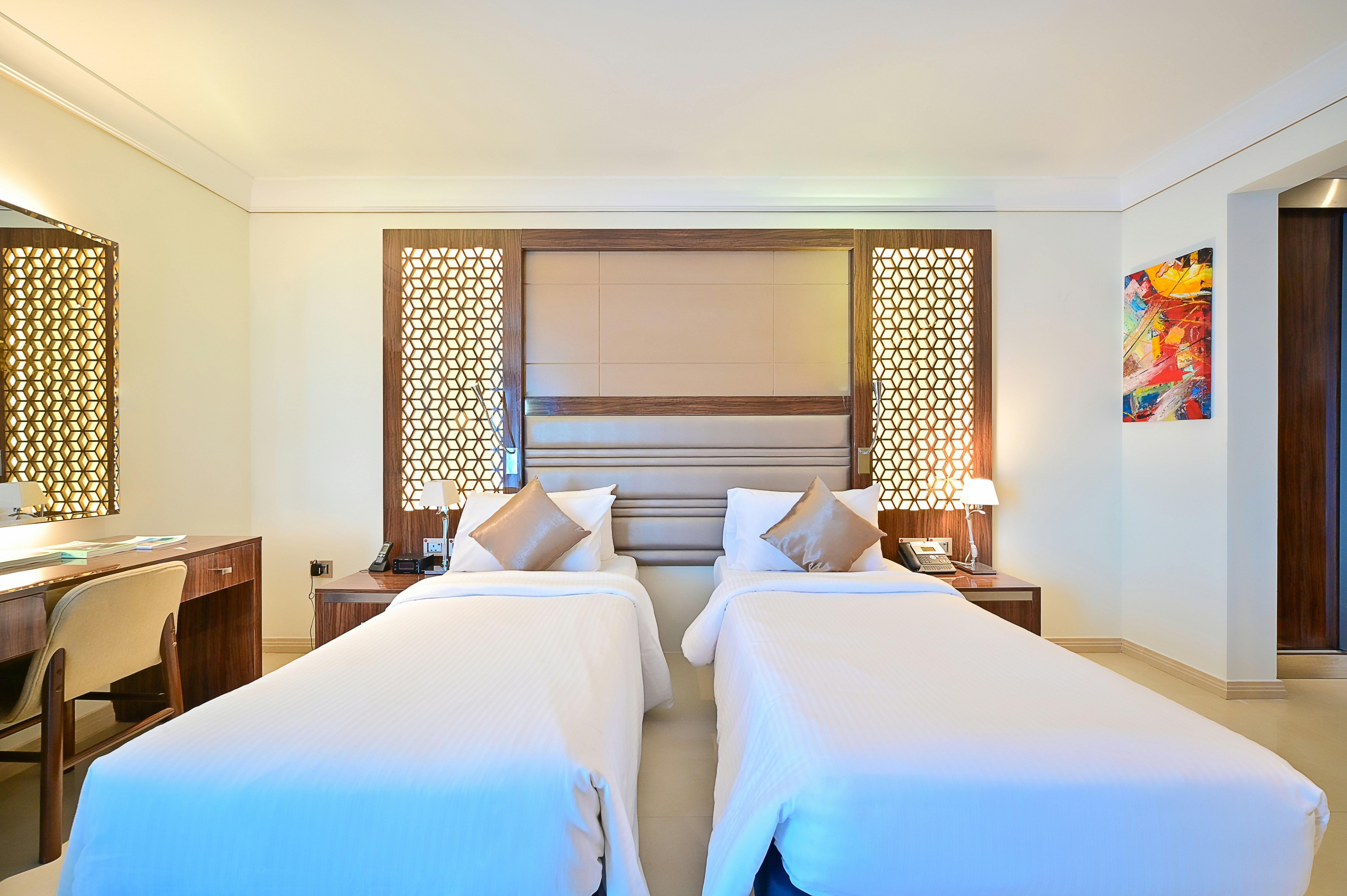 Deluxe, Twin Beds, Garden or Back Side