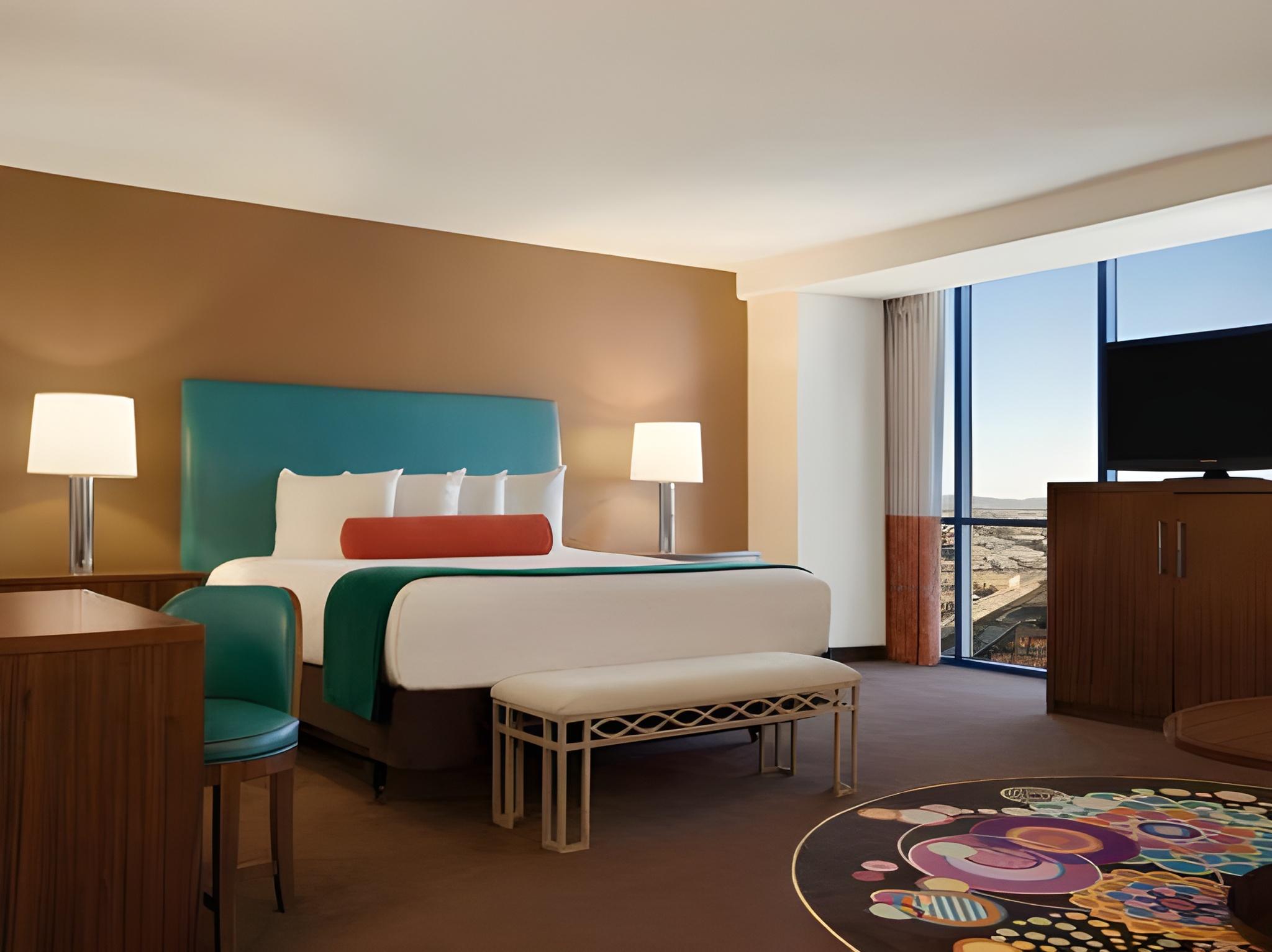 Room, King Bed, Strip View