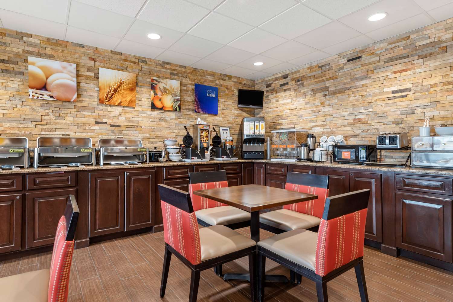Comfort Inn Suites Lakeside 23/37
