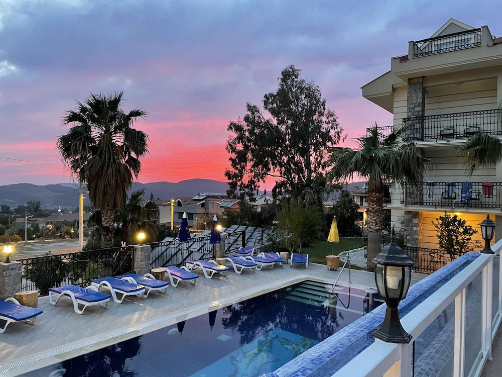 Celay Hotel 34/38