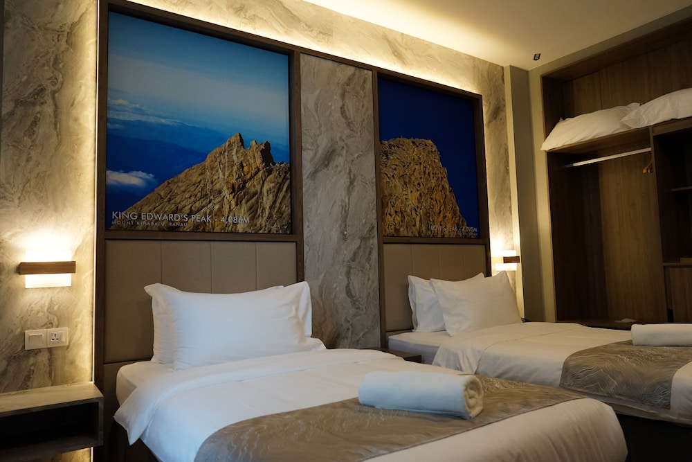 Hotel 17 34/65
