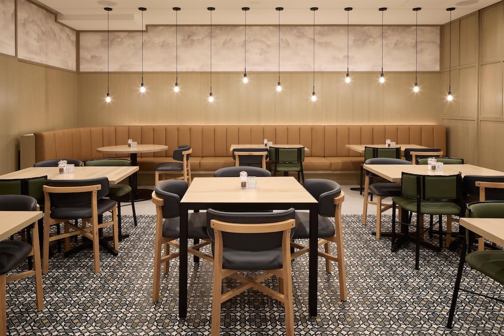 Hyatt Place Montreal Airport 34/50