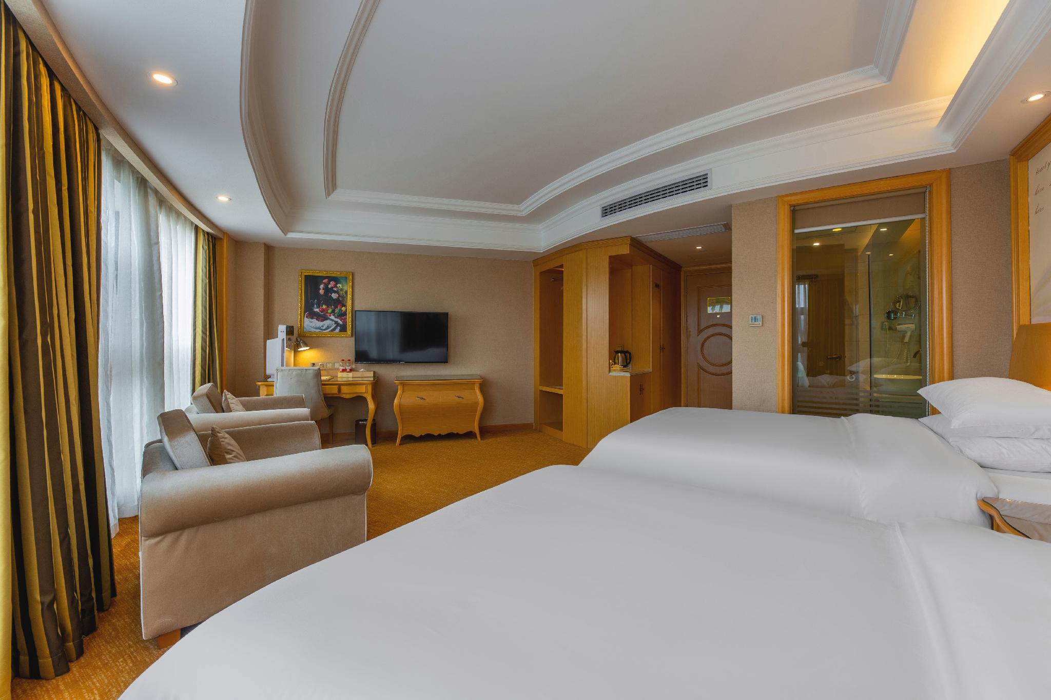 Vienna International Hotel (Enshi Cultural Center Airport) 24/39