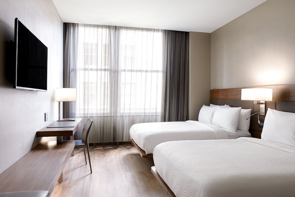 Room, 2 Double Beds, No Window