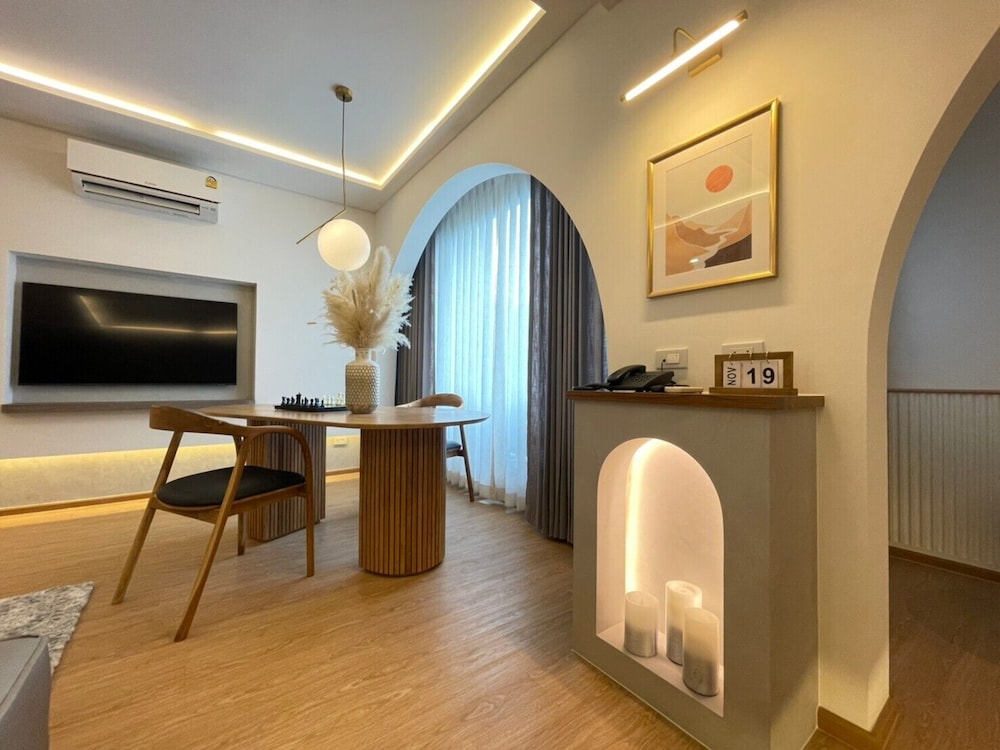 R2 Hotel Chiangmai 10/50