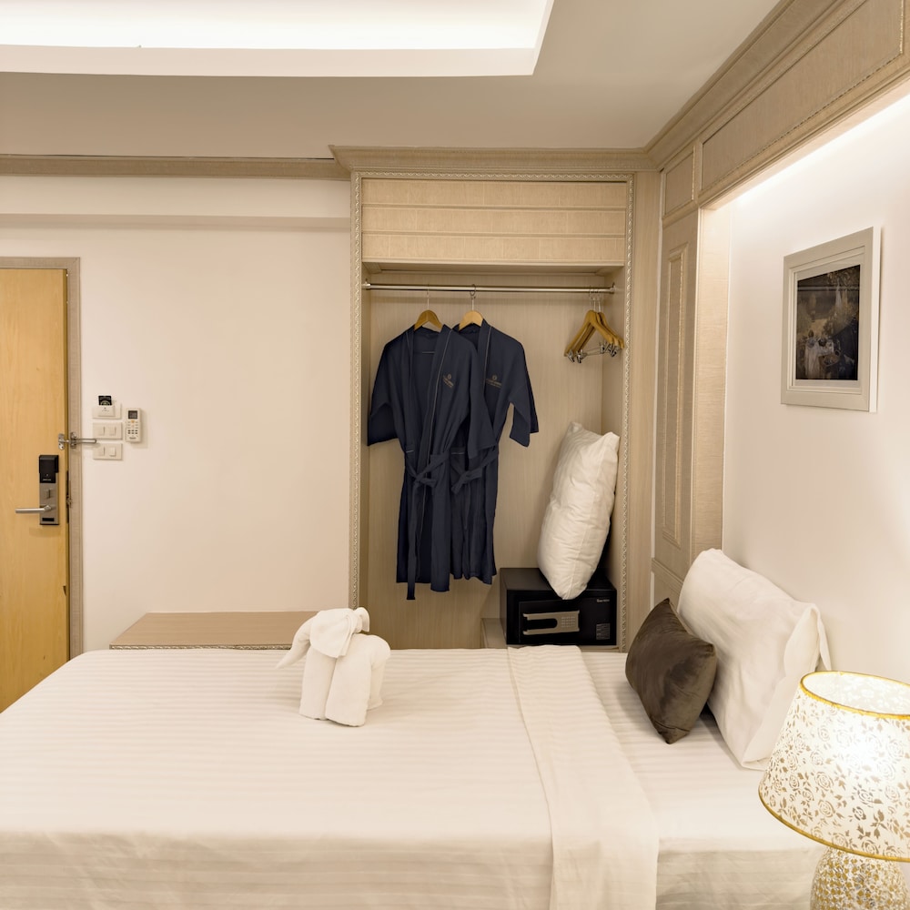 Golden Empire Suvarnabhumi Hotel 19/48