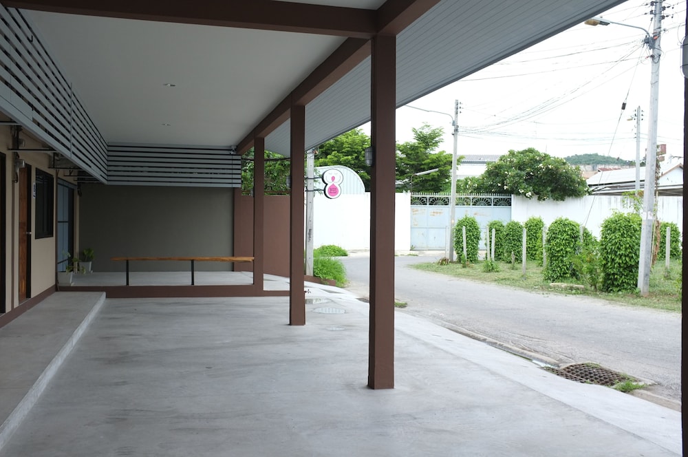 Warm Well Hostel Kanchanaburi 61/68