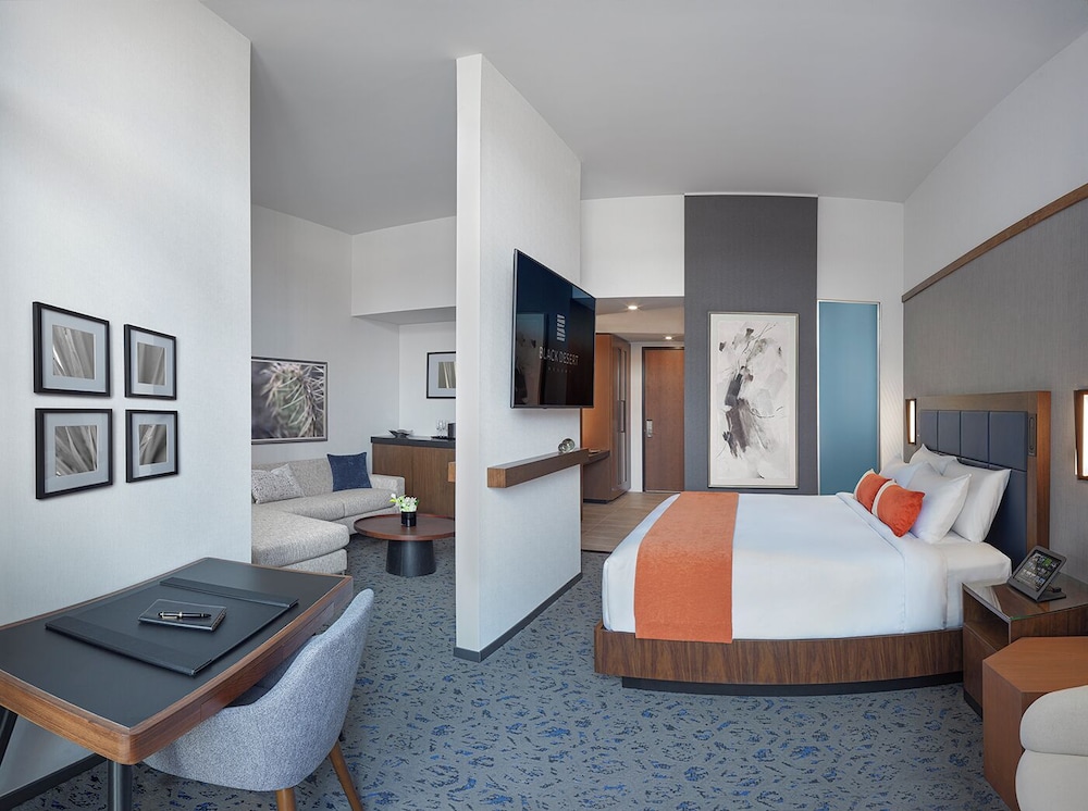 Collection, Junior Suite, King Bed, Accessible 6/9