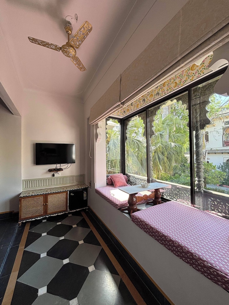 HOTEL RANGNIWAS PALACE 35/52