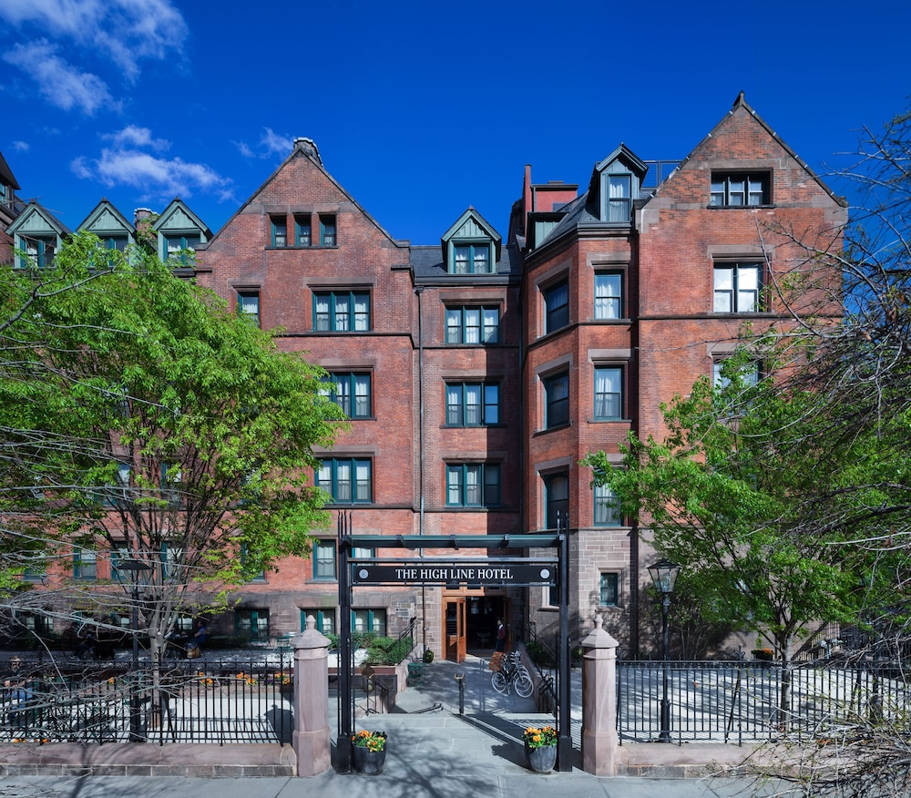 THE HIGH LINE HOTEL 7/48