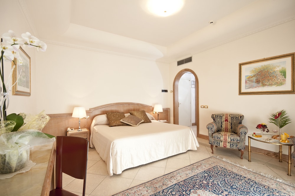 Grand Hotel Gallia 24/69