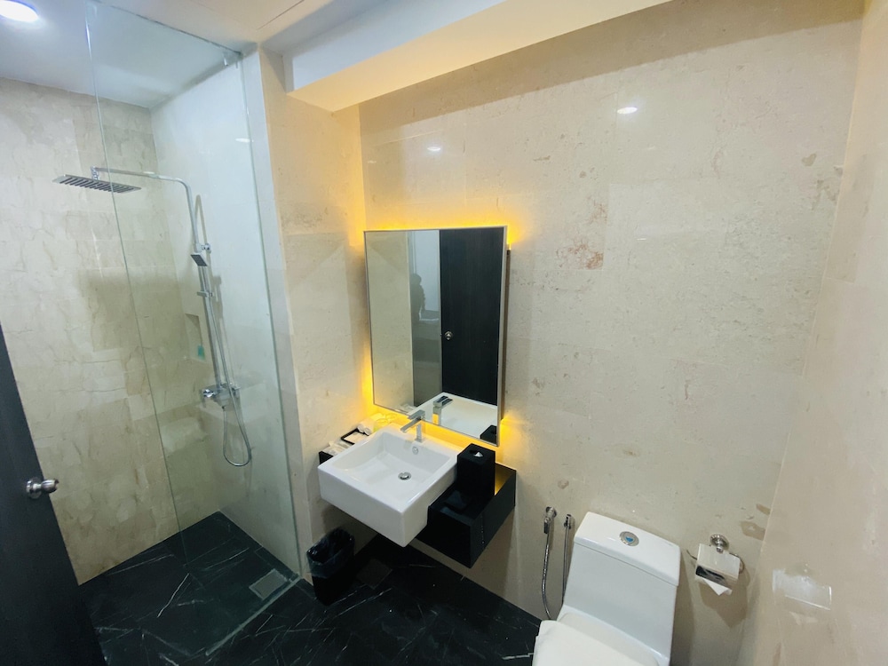 Bahang Bay Hotel 61/62