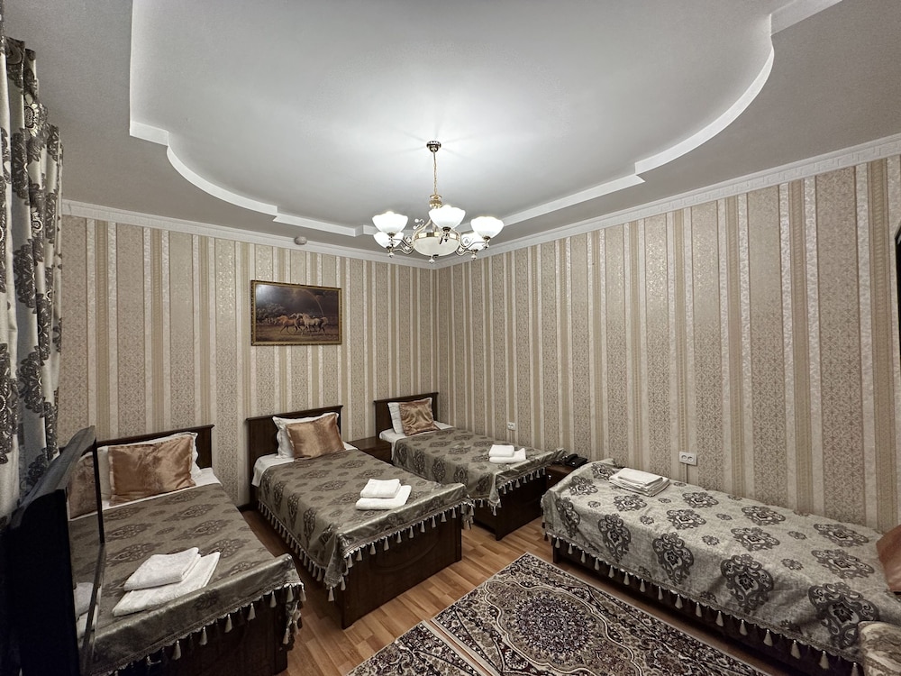 Sarbon Hotel 66/72