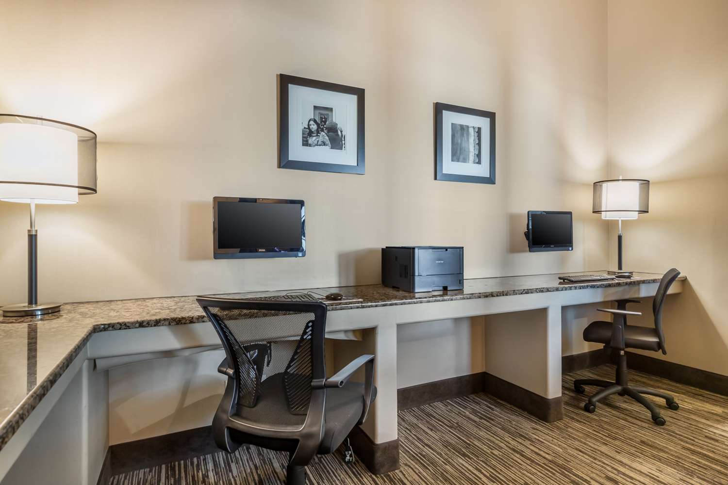 Best Western Plus Lackland Hotel & Suites 29/34