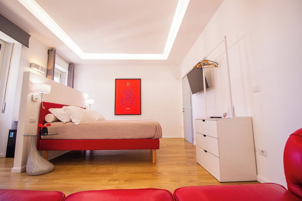 Design, Junior Suite, King Bed, Balcony، Album Boutique Rooms 3/5