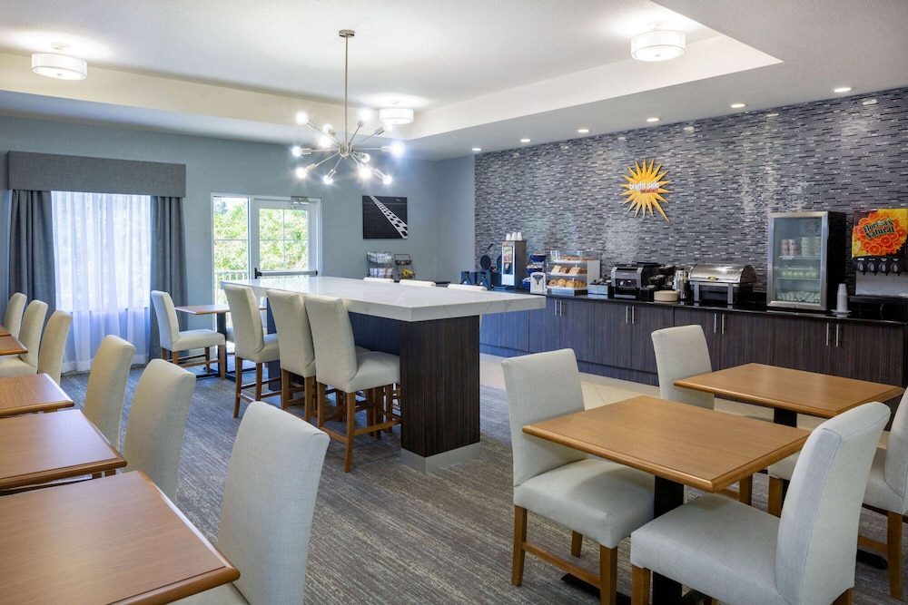 La Quinta Inn & Suites by Wyndham Sebring 40/56