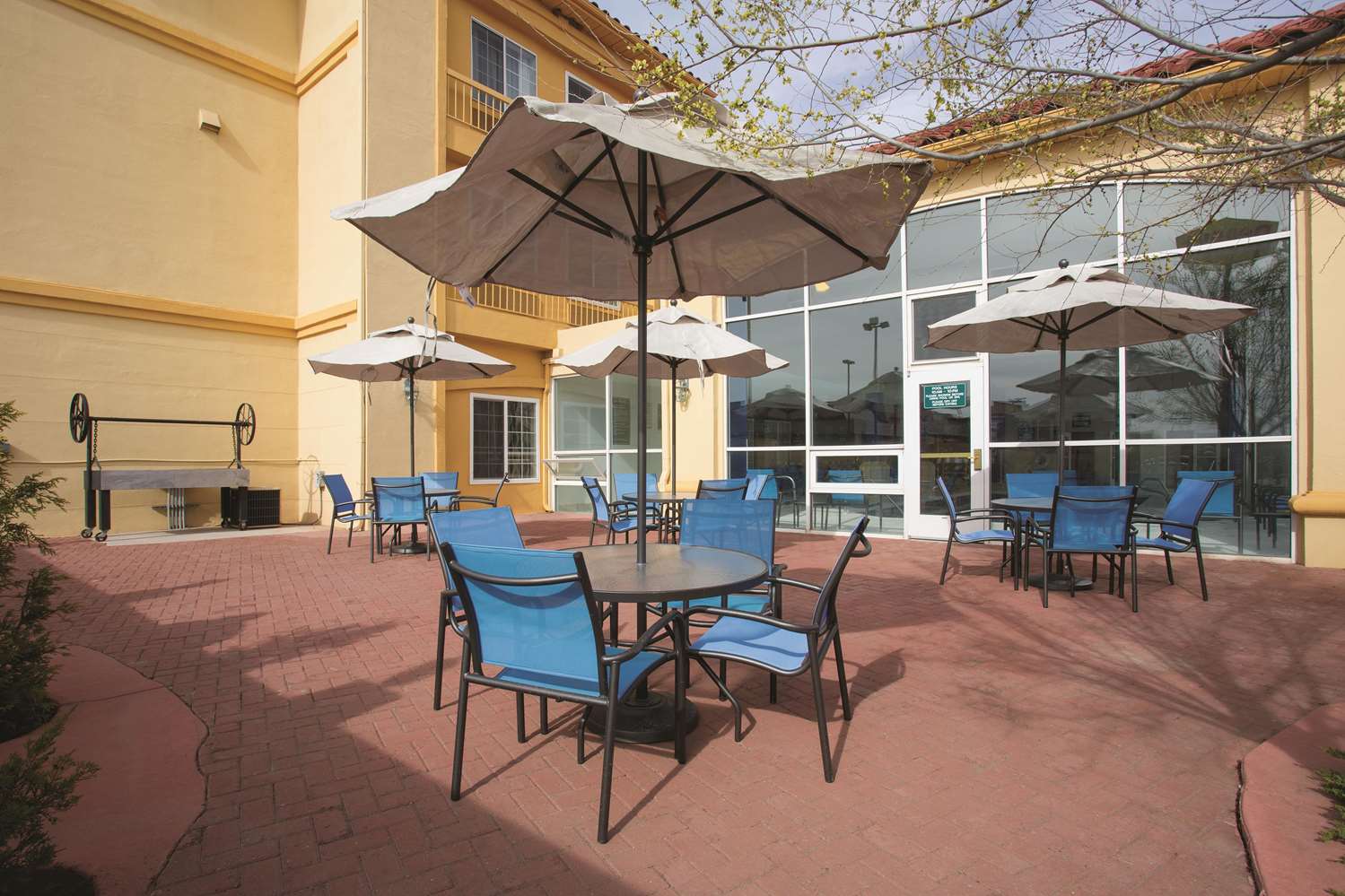 restaurant cafeteria