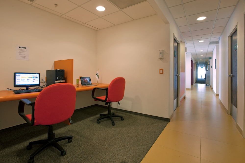 City Express Junior by Marriott Toluca Aeropuerto 35/50