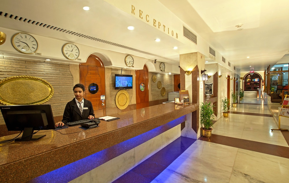 Oyo Premium Paltan Bazar 5/49