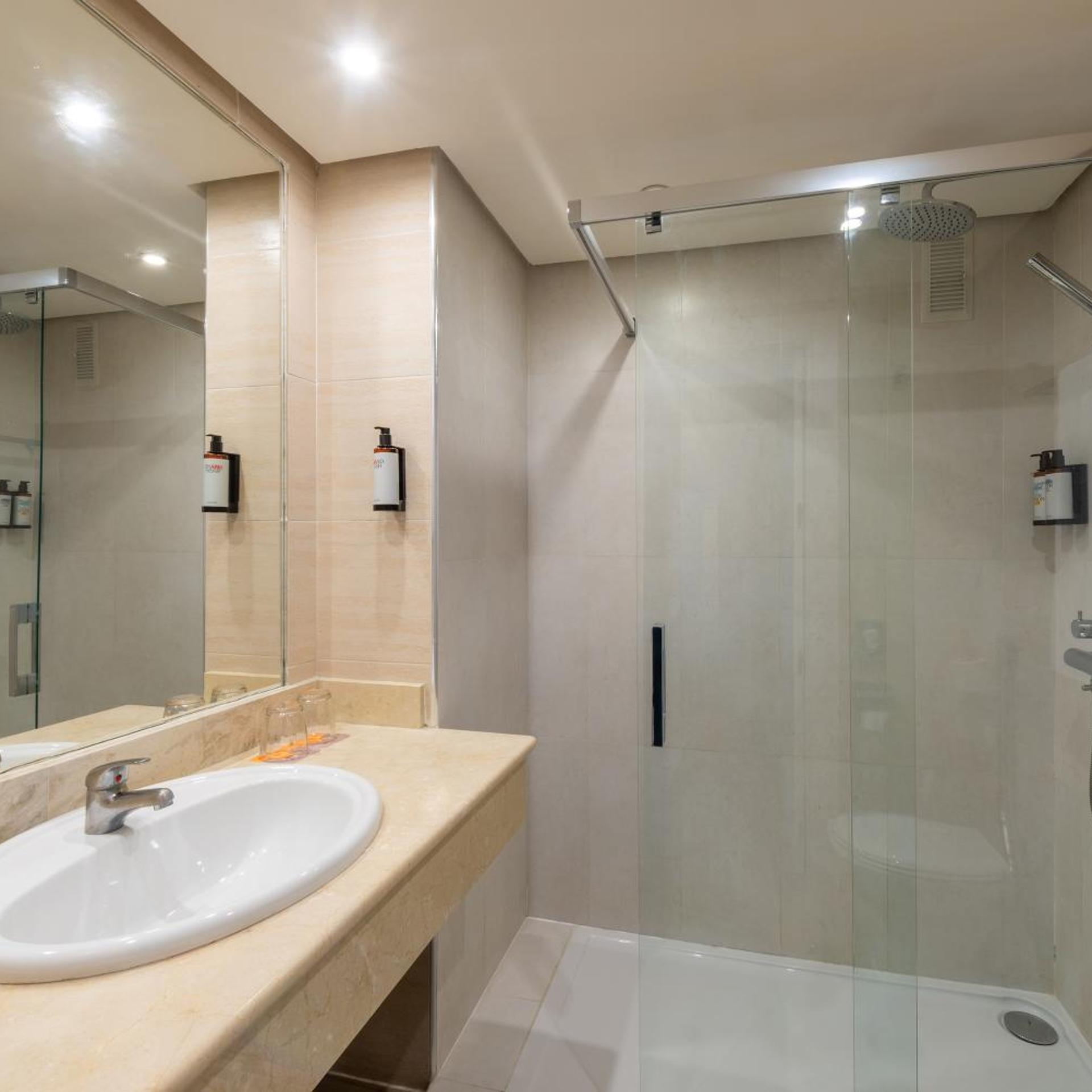 Suite, Side Sea View