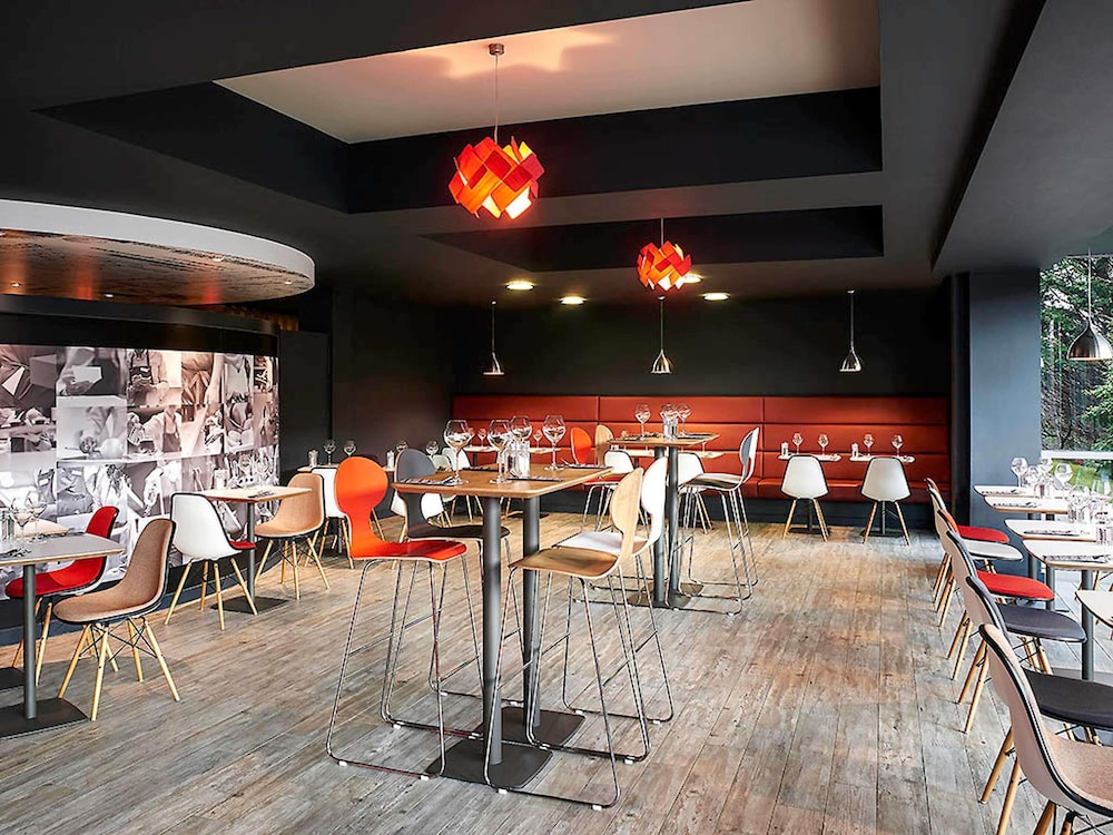 Ibis Swansea 52/63