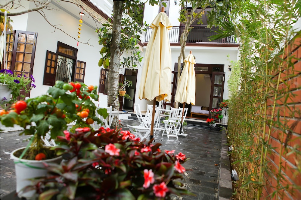BLUE LAKE HOMESTAY 49/56