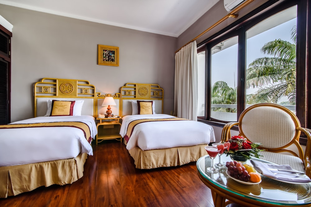 Huong Giang Hotel 51/77