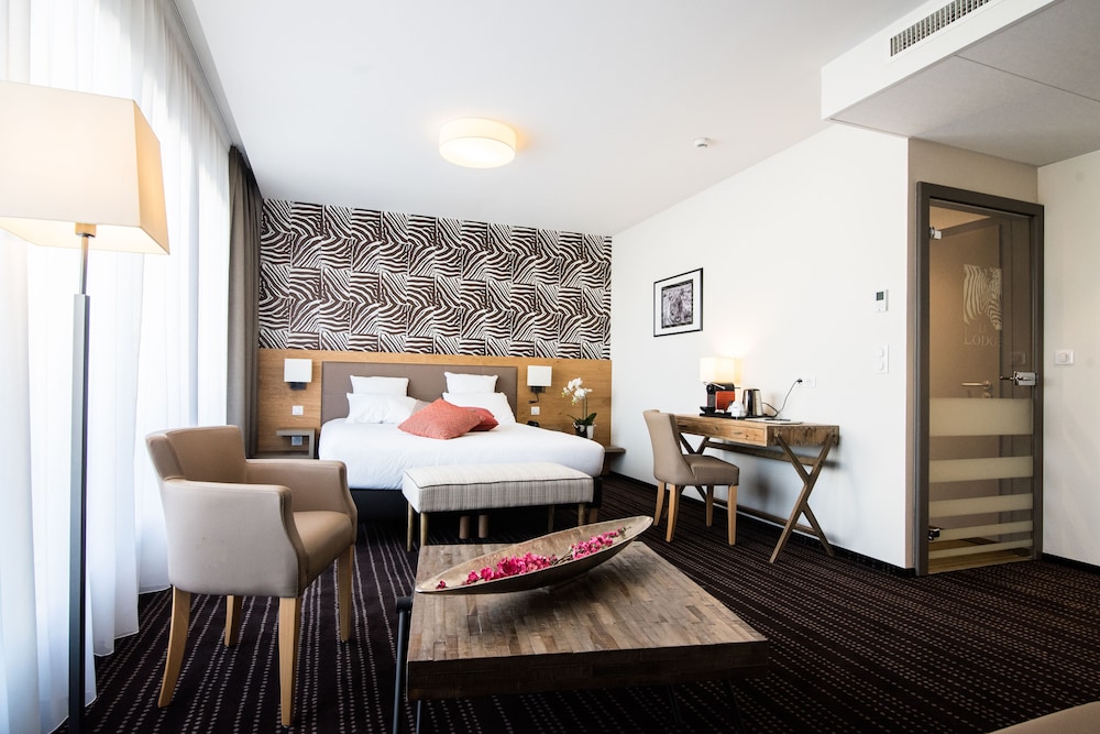 Brit Hotel Lodge 8/50