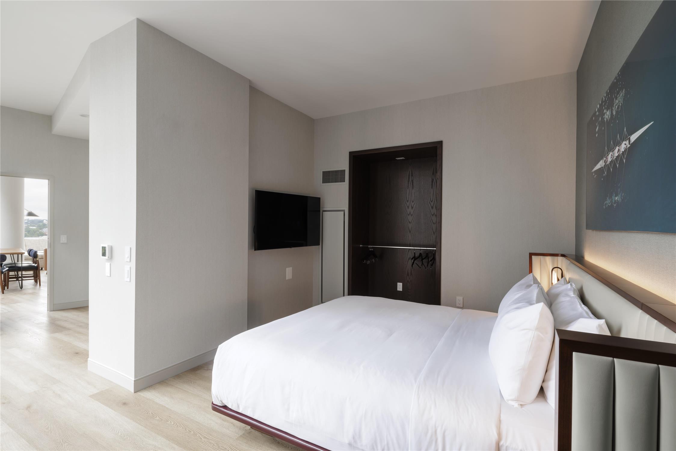 Hilton Arlington Rosslyn The Key 12/57