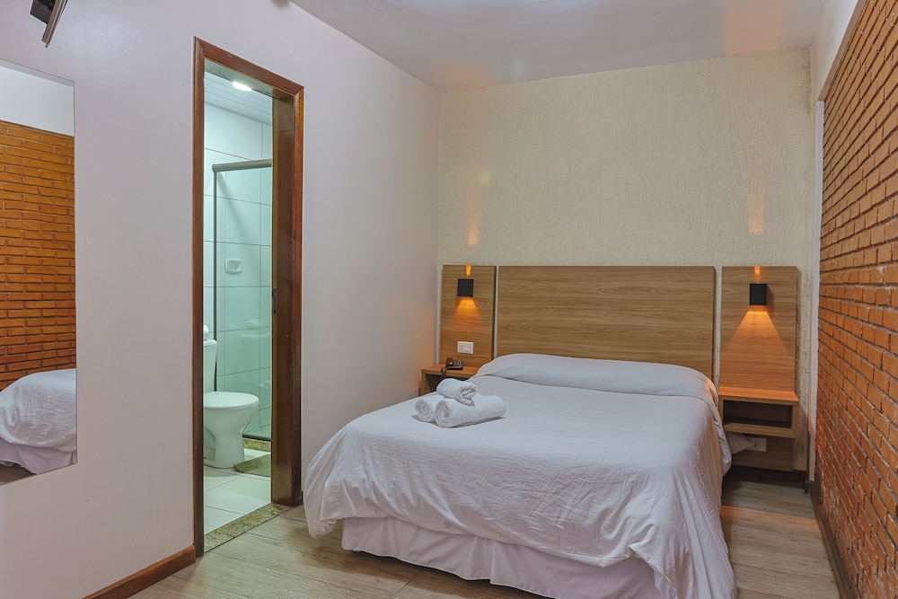 Hotel Garnier 24/70