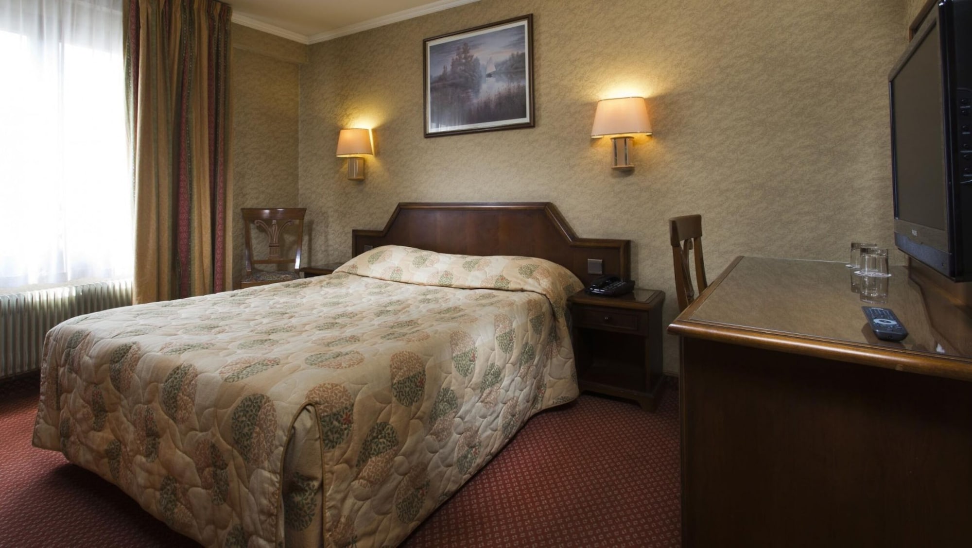 ROOM, SINGLE