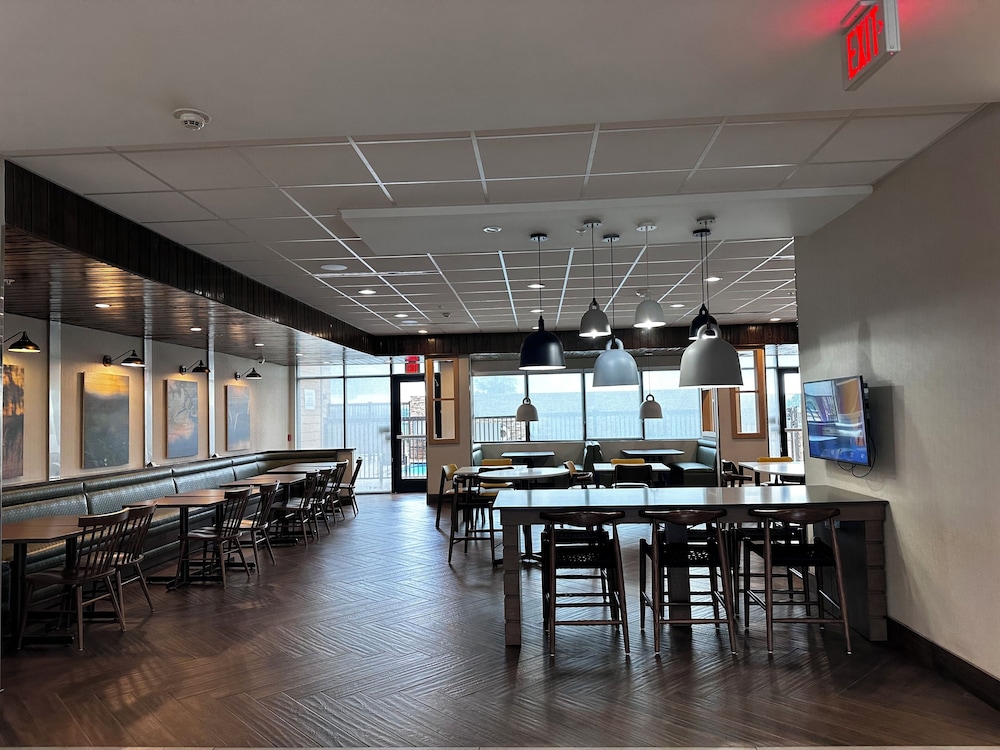 Fairfield Inn & Suites by Marriott Waller 19/28