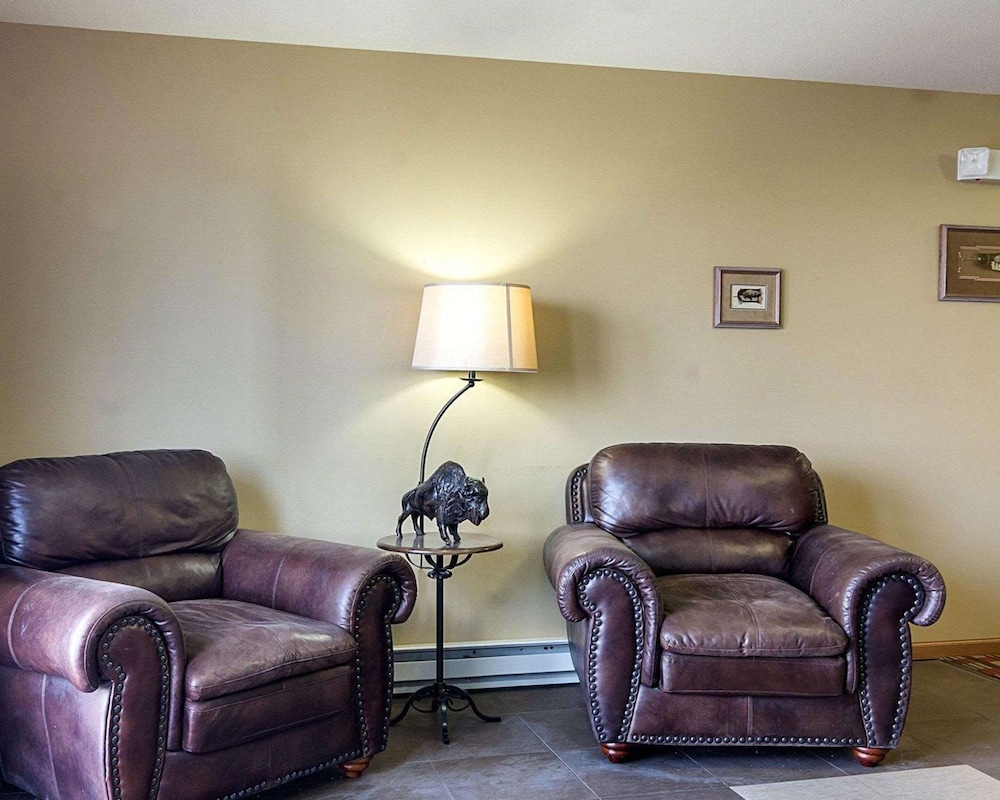 Econo Lodge Jamestown, ND 12/24