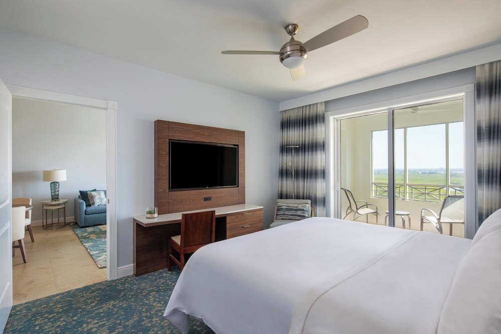 جناح بإطلالة على النهر بشرفة بغرفتي نوم، Westin Cape Coral Resort Formely the Resort At Marina Village 2/8