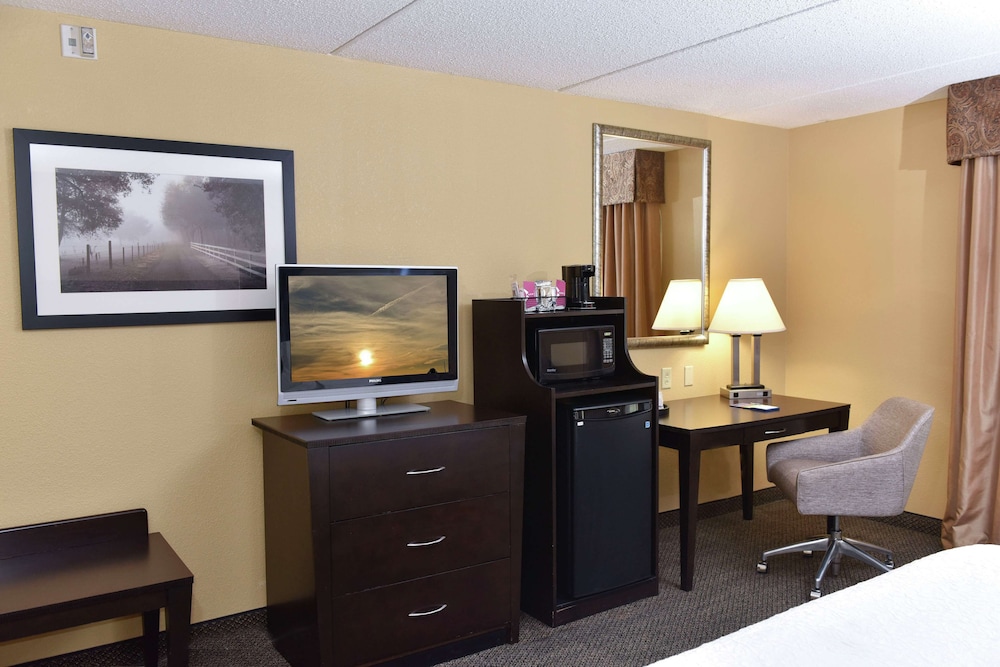 Hampton Inn & Suites Alexandria LA 37/47