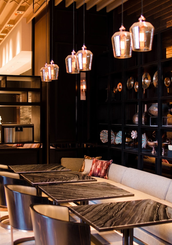 Hyatt Regency Bangkok Sukhumvit 57/76