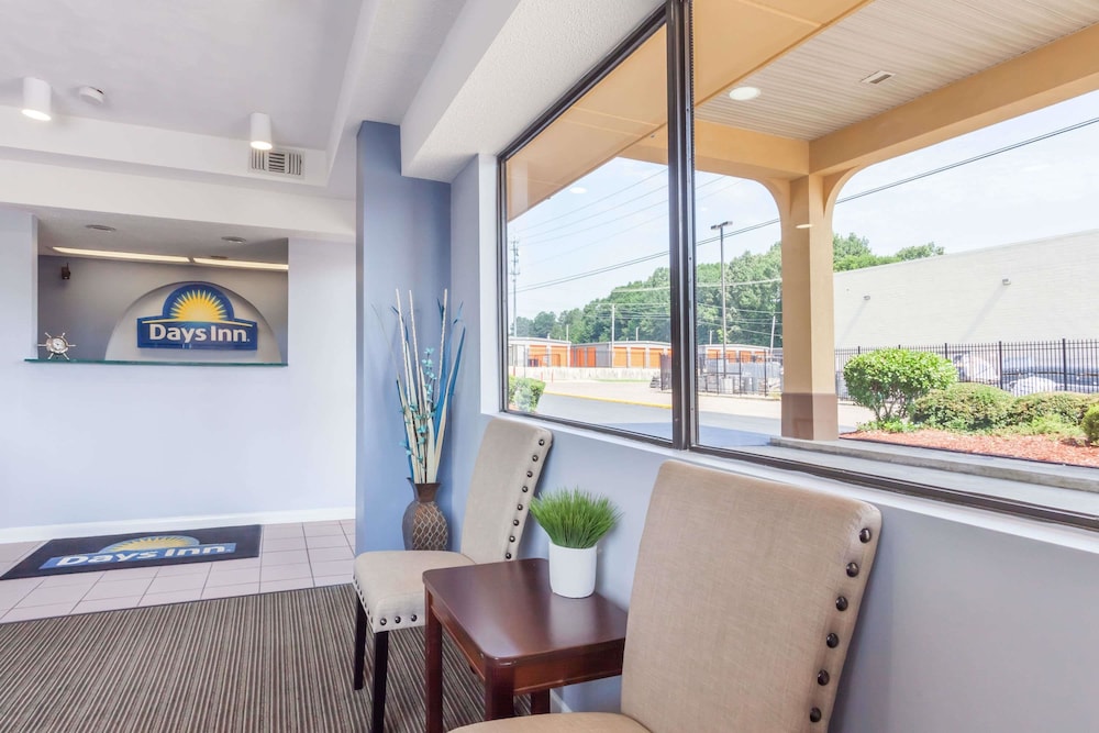 Days Inn by Wyndham Clinton 3/18