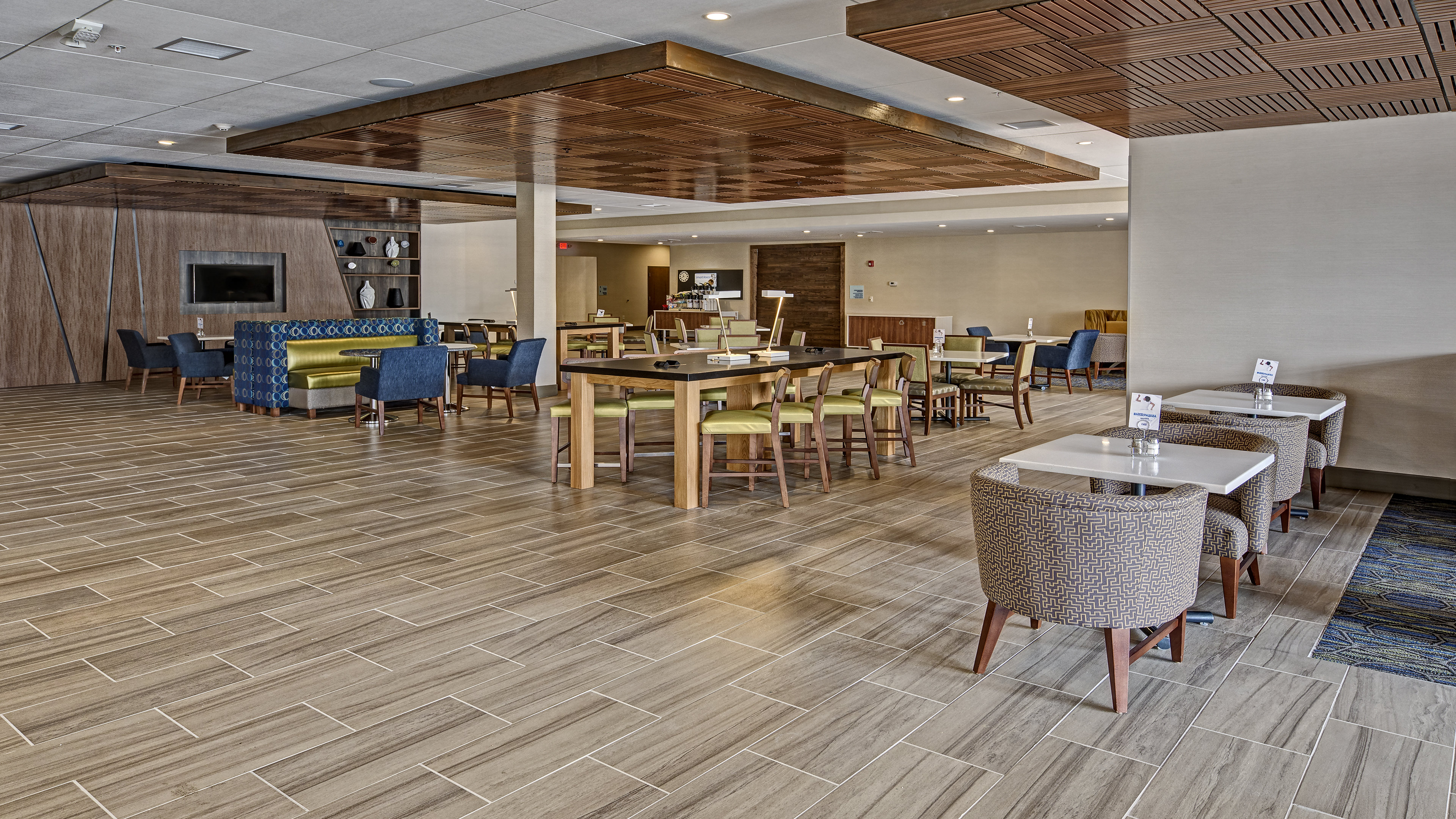 Holiday Inn Express Louisville Airport Expo Center 20/22