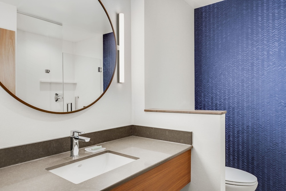 Fairfield Inn & Suites by Marriott Cape Girardeau 17/18