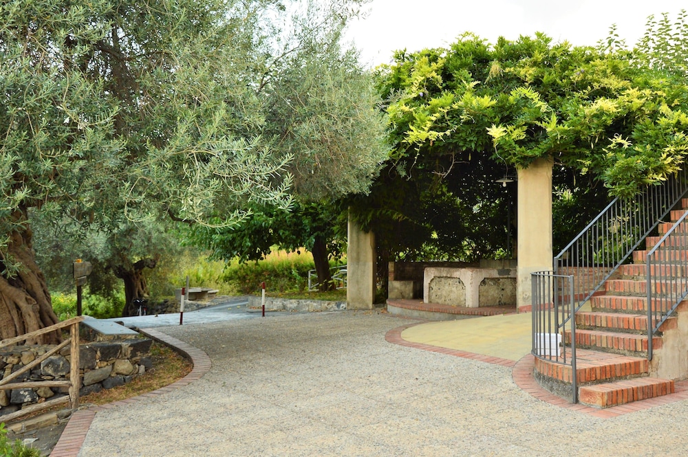 Antico Borgo 36/50
