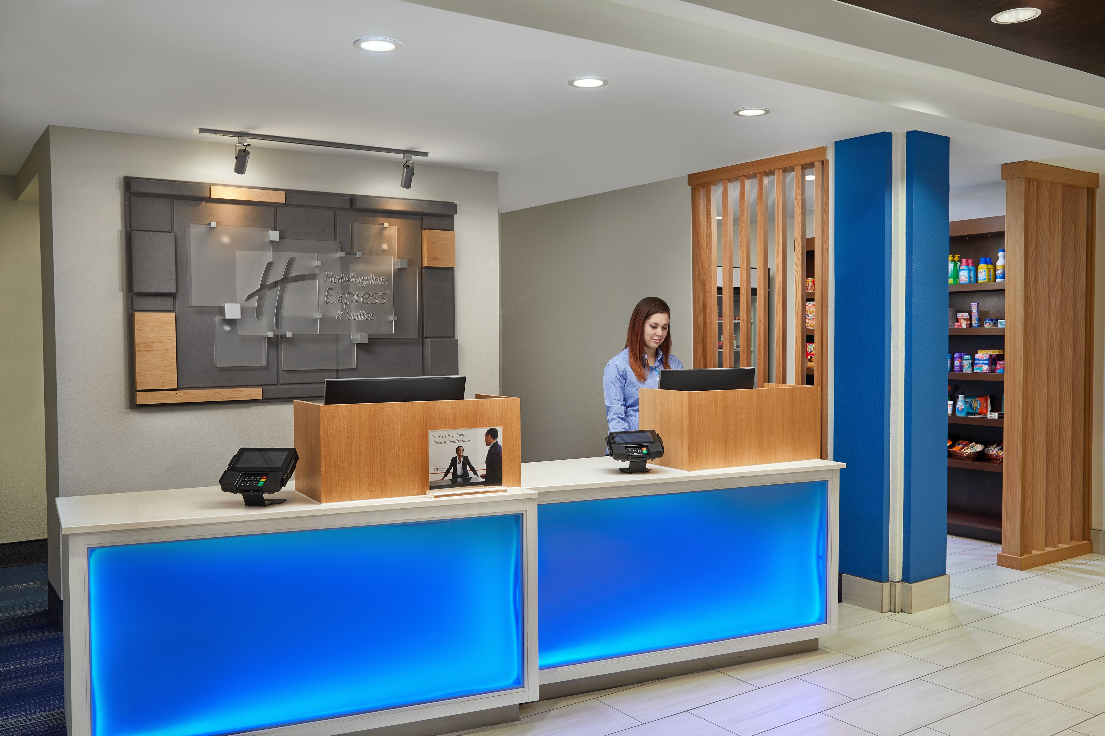 Holiday Inn Express Hotel and Suites Pensacola West-Navy Base 10/48