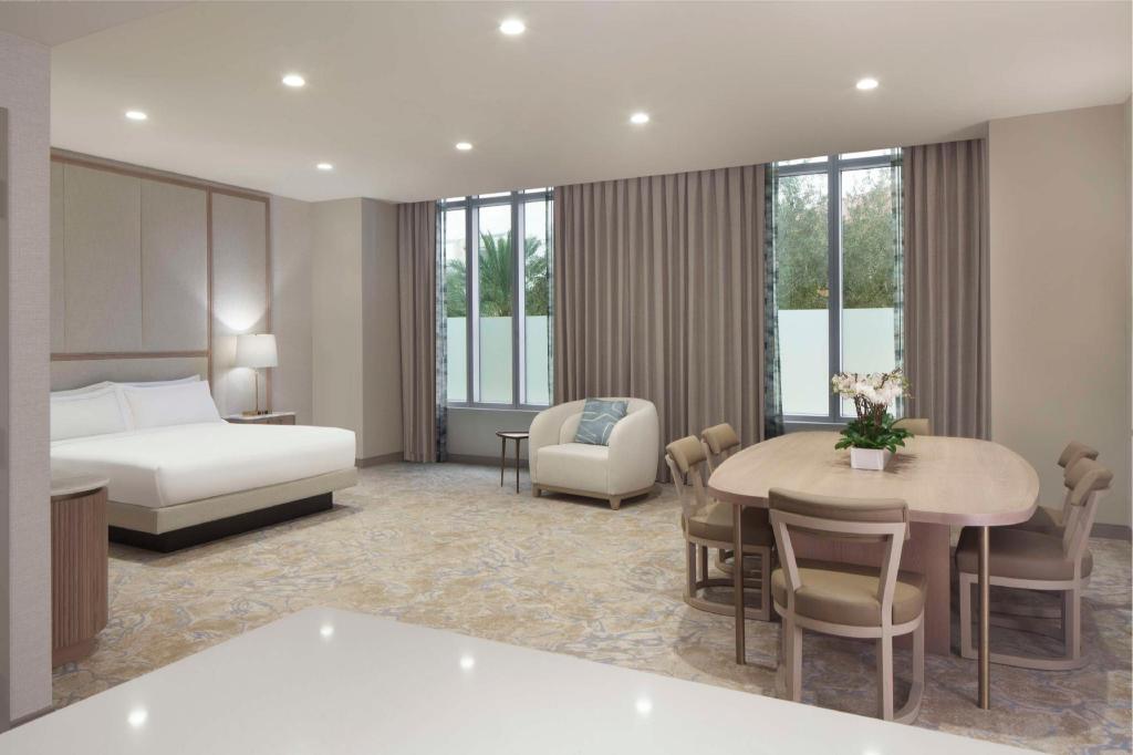 Hospitality, Suite, Double Bed, Accessible
