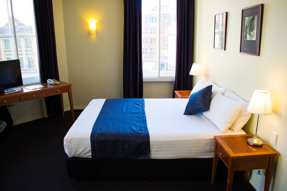 The Capitol Hotel 25/62